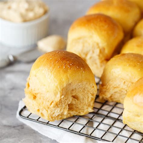 Sweet Potato Dinner Rolls - Handle the Heat