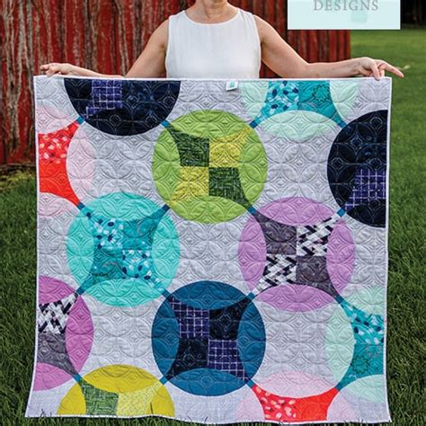 Modern Circle Quilt - Etsy