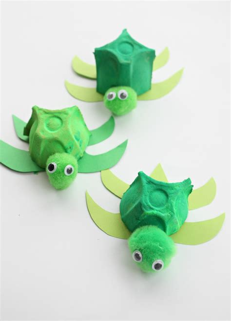 The Absolutely Cutest Egg Carton Turtles | AllFreeKidsCrafts.com