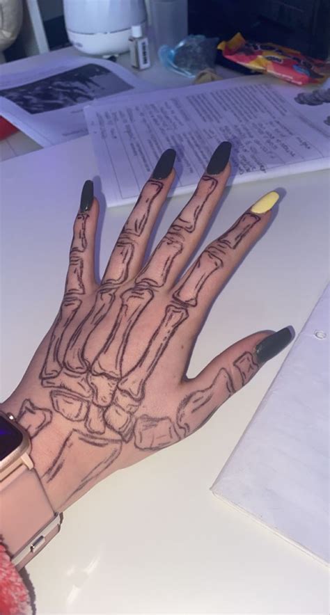 Skeleton Hand Drawing On Hand Tiktok Simple - img-wimg