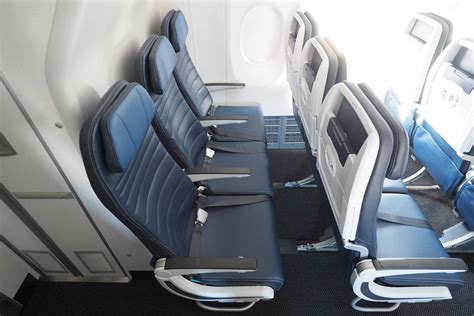 Where to Sit on United's 737 MAX 9: Economy and First Class - The ...