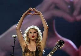 Image result for Selena Gomez Taylor Swift Heart Hands