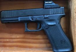 Image result for Gun Glock 17