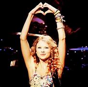 Image result for Selena Gomez Taylor Swift Heart Hands