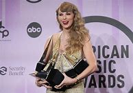 Image result for Taylor Swift AMA Gomez