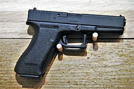 Image result for Glock 17 Gen 2 Rail