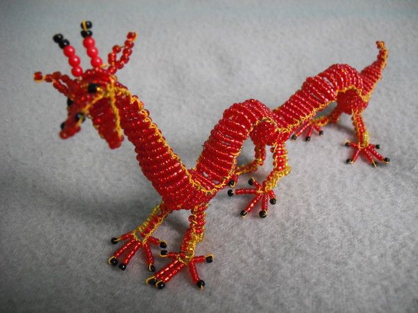 DRAGON CHENILLE CHINOIS ROUGE à 6 PATTES (2017)