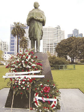 Statue of Benito Juarez in Pantoja Park