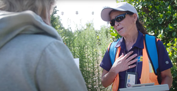 Cal/OSHA inspector at a farm.