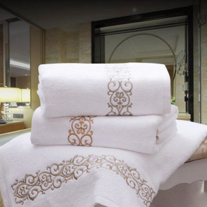 31.5*55 Inch Pure Cotton Embroidery Bath Towel One Piece