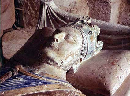 http://www.rennes-l   e-chateau-archive.com/images/prieure_de_sion/henry2_tombe.jpg