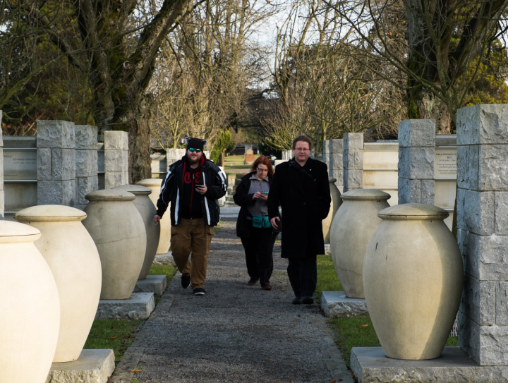 A Vancouver Resistance cemetery op