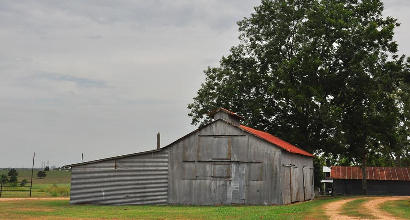 Warrenton TX - Tin building