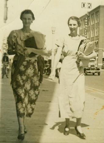 Childress Texas 1914 women  downtown