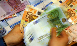 Have euro notes design breached copyright?