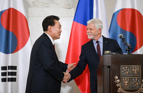 Czech President Believes S. Korea is Best Choice for Nuclear Power