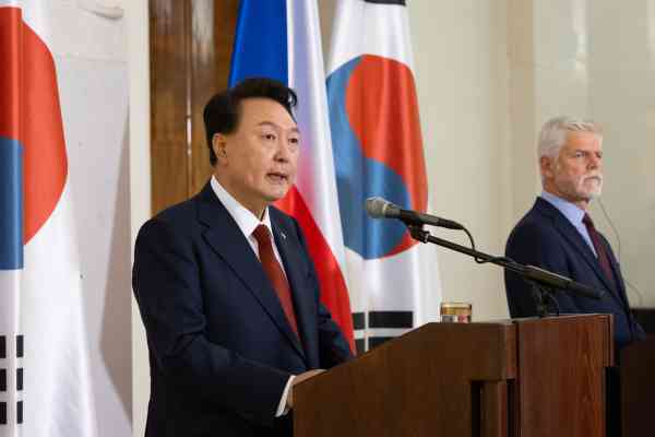 Yoon Suggests Nuclear Energy Alliance during Visit to Czech Republic